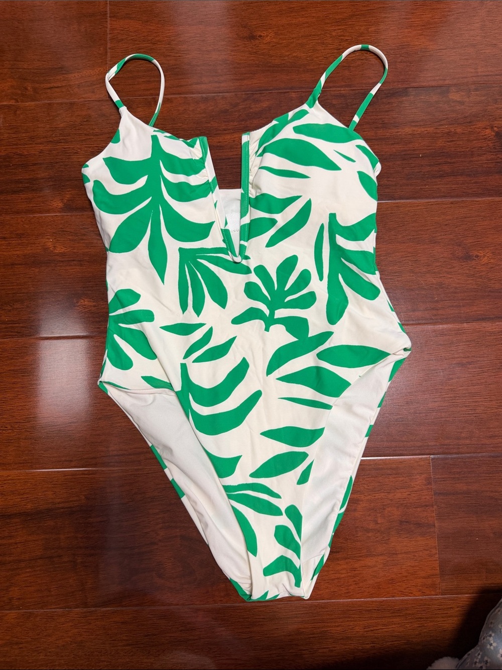 Gianni Bini White One-Piece Swimsuit with Green Leaf Print
